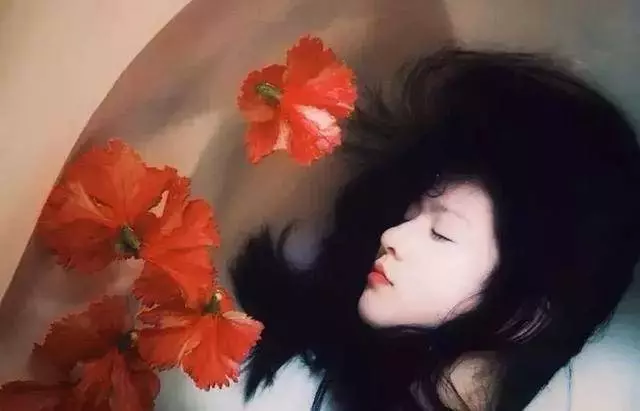 不必違心,不必將就,人到中年,我們都已過了取悅別人的年紀
