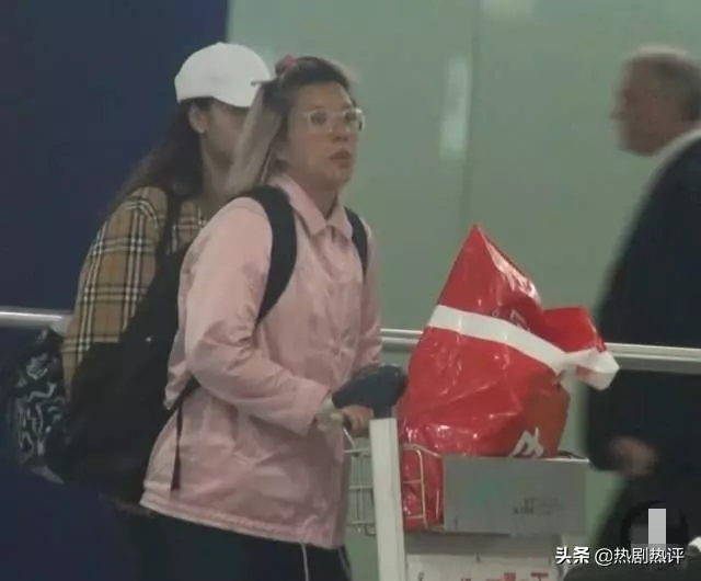 黃心穎將在美國開始新生活,親姐黃心妙發最新照片,暗示一切OK