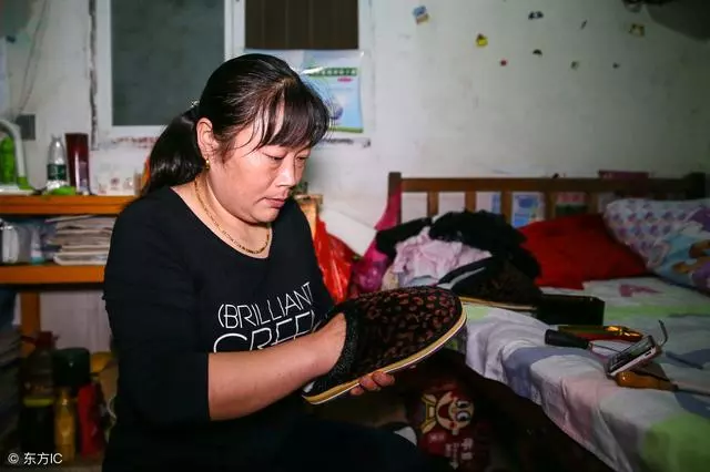 姑媽供我出國讀書,她兒子結婚我送婚房,去過婚禮後我收回房子!