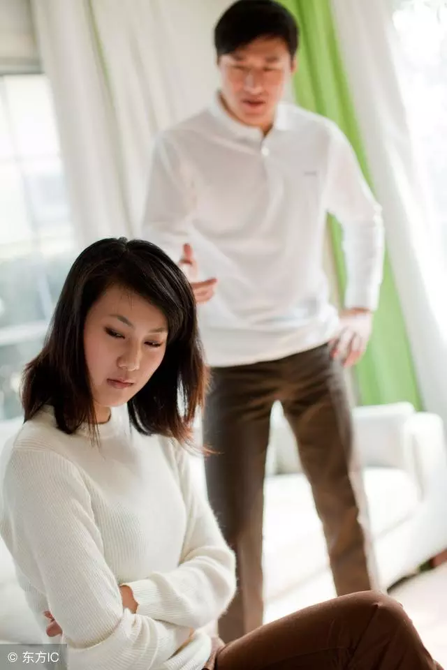 為生兒子,我離婚娶年輕老婆,回家聽到她打電話, 我氣得直哆嗦