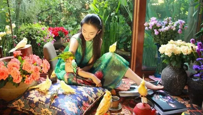 素食女神楊麗萍的「自我禪修」:60多歲的女人怎麼能美成這樣?