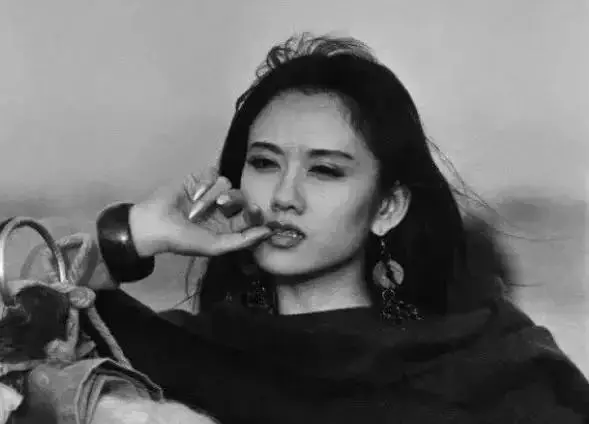 素食女神楊麗萍的「自我禪修」:60多歲的女人怎麼能美成這樣?