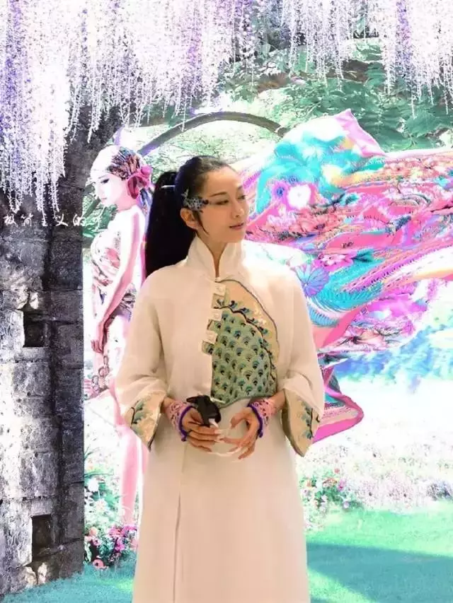 素食女神楊麗萍的「自我禪修」:60多歲的女人怎麼能美成這樣?