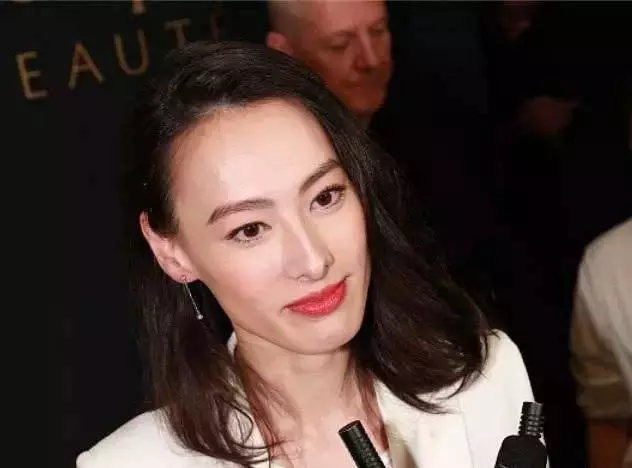 梁洛施母子相擁畫面太溫情,連女首富甘比都感動點贊!