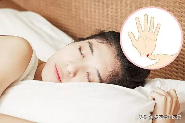 按手腕一穴位睡得香中醫談「心經」妙用