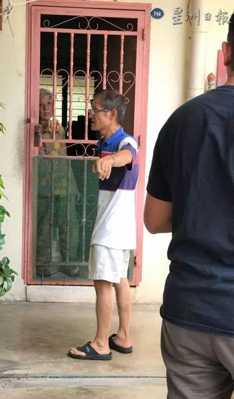 心酸悲劇 ! 以為生病熟睡不醒.老母親伴兒屍多天