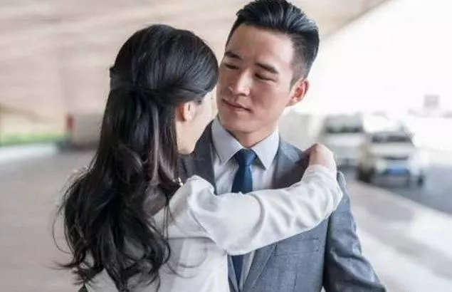 妻子離開了5年 我想再婚 聽到兒子喊女友媽媽 我決定一生不娶