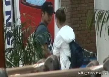 竇驍承認與賭王千金何超蓮戀情,早前二人電梯內擁吻被拍甜蜜幸福!