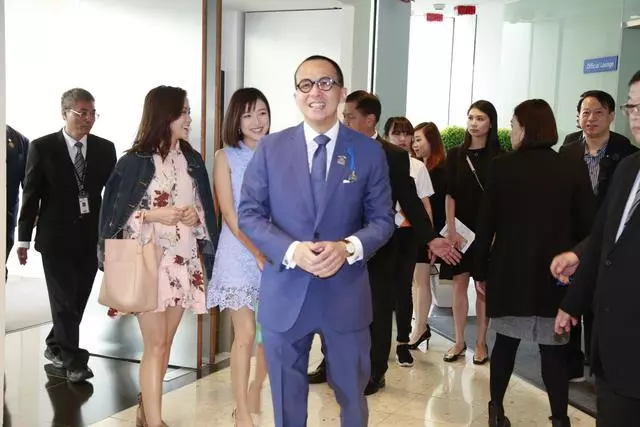李澤楷罕見攜26歲女友亮相,郭嘉文當「千億媳婦」指日可待!