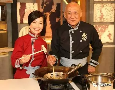 (重溫馬國明與黃心穎)馬國明痛失視帝後恐嚇TVB,一下台獎盃就被收走……TVB果然像汪明荃說的那樣沒有人情味啊!