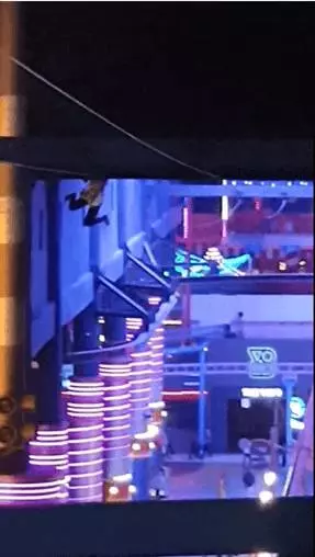 「」雲頂「」theme park《又出事了》女子玩空中滑索竟然發生一些意外