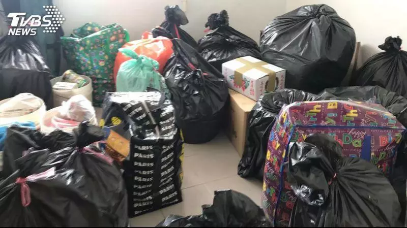 欠一年房租被趕出 高齡母女露宿涼亭