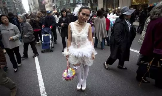 女孩只跟男友接吻過2次,卻意外發現懷孕,檢查後真相使她淚目