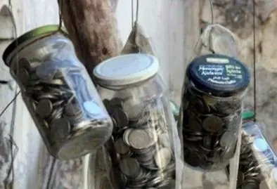 男子購買了一套死亡老人房,推倒翻新後,卻在房屋裡有了意外收穫