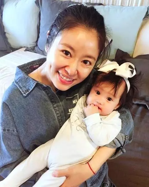 42歲林心如與39歲陳喬恩對比,卻有這麼大的差距,霍建華眼光犀利!