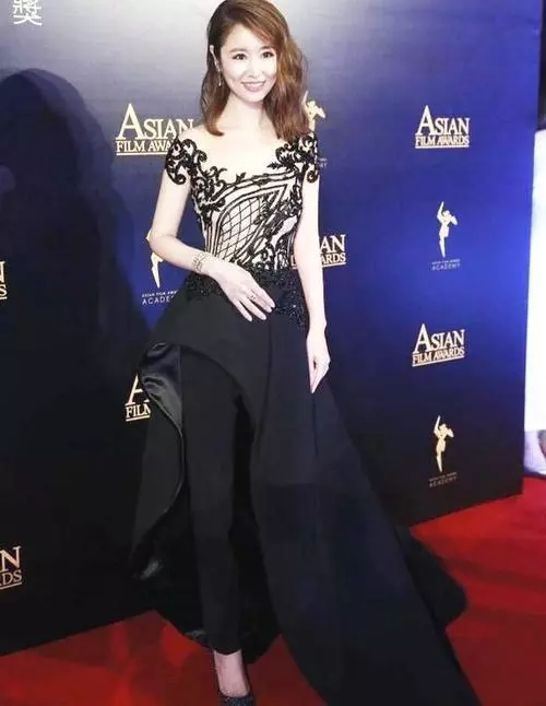 42歲林心如與39歲陳喬恩對比,卻有這麼大的差距,霍建華眼光犀利!