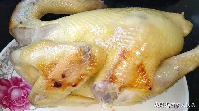吃雞,就愛這一個電飯鍋懶人做法,出鍋咸香好吃,1人能吃完1整隻