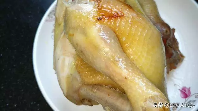 吃雞,就愛這一個電飯鍋懶人做法,出鍋咸香好吃,1人能吃完1整隻