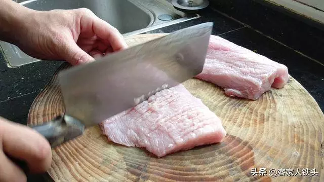 瘦肉絲中打2個雞蛋,實在太好吃,做法簡單,味美解饞越吃越香