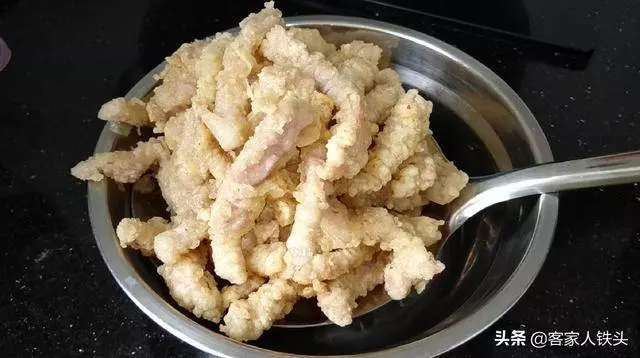 瘦肉絲中打2個雞蛋,實在太好吃,做法簡單,味美解饞越吃越香