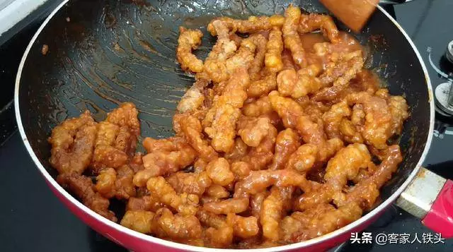 瘦肉絲中打2個雞蛋,實在太好吃,做法簡單,味美解饞越吃越香