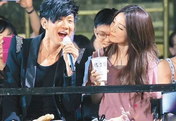 周傑倫把她寫進歌裡,林俊傑現場表白,蔡依林:傻子也能看出來!