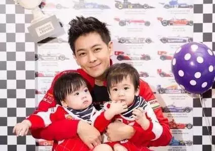 當年一言不合就提分手,43歲娶嬌妻生3子,林心如27字報仇雪恨