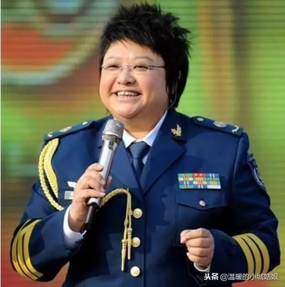 (年過40還沒人娶的13位女星,個個都國色天香,你最想把誰娶回家?