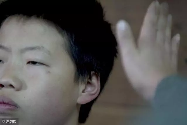 妹妹生孩子,我去醫院陪產,聽到妹夫說一話,我怒扇其耳光!