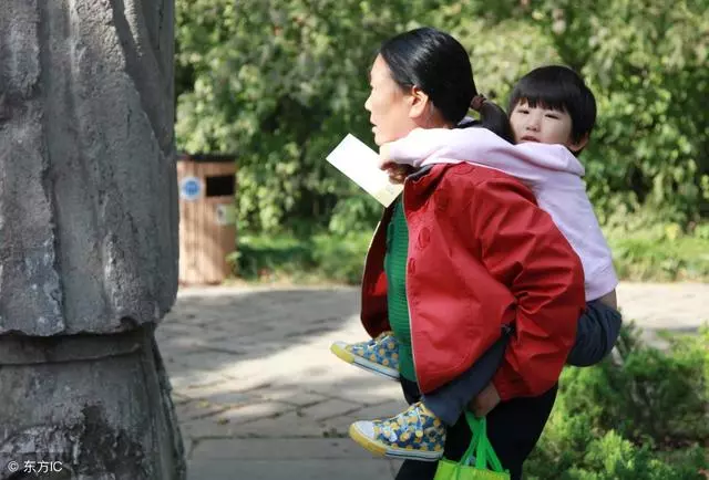我嫁百萬富翁,娘家三番五次借錢,直接回絕,娘家要和我斷了往來