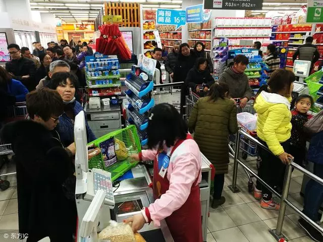 生女兒老公送我回娘家坐月子,滿月後回婆家,看到婆婆我淚流滿面