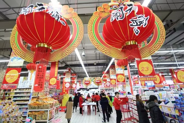老婆生完孩子後胖如豬,嫌丟人提離婚,一年後超市相遇我成笑話!