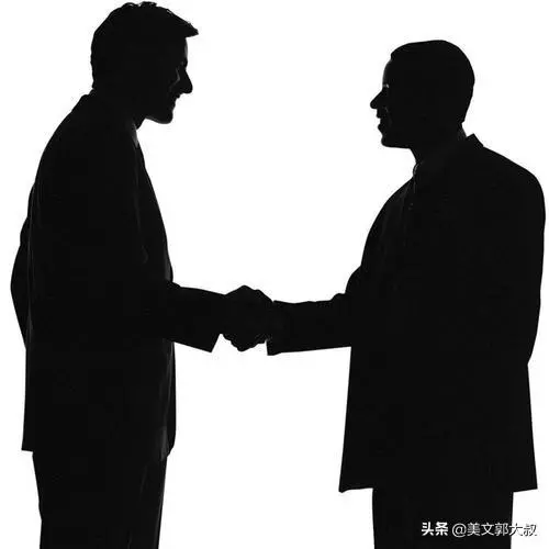 《人性的弱點》,教你受用一生的交際方式
