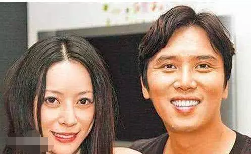 女星遭51歲富商男友家暴,打成腦震蕩頭骨骨折還吐血慘不忍睹~