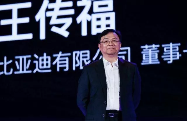 真長嫂如母!她借錢供小叔子讀書,如今小叔子成最大國產車企老闆