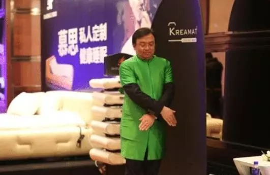 真長嫂如母!她借錢供小叔子讀書,如今小叔子成最大國產車企老闆