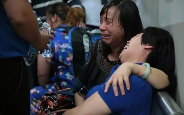 23歲女生腹大如球,一上救護車,醫生就說「不用救了」!女人都要小心…