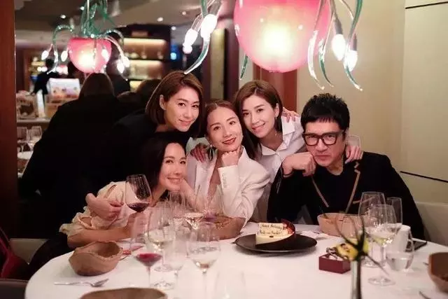 【懷孕的胡杏兒都有來】單立文抱Brendan顯父愛 不忘冧老婆胡蓓蔚