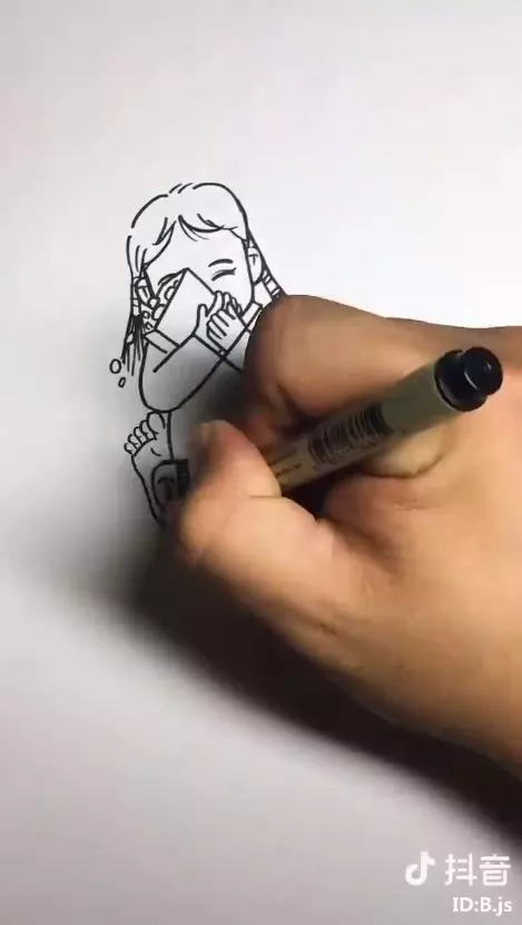 白紙大地上只寥寥幾個簡單文字!創意創作家秒筆生輝,沒幾秒功夫變出「超溫馨」意境圖畫!