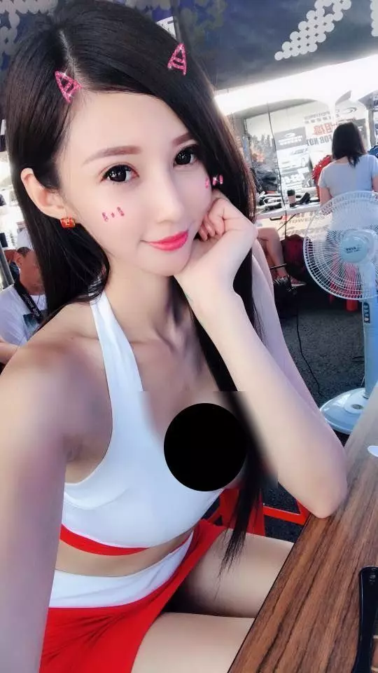 神級仕女出現在高雄玄鳳堂祭典!信徒:該南下了