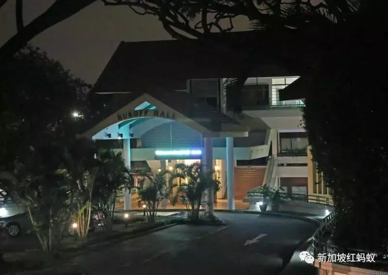 【新加坡】 國大偷拍女生沖涼的男生 終於說出起色心偷拍原因 !