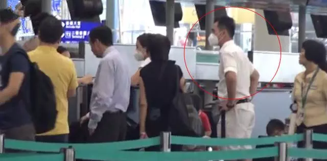 陳豪一家準備出發旅遊,去到機場因證件過期,最後只能敗興而歸!