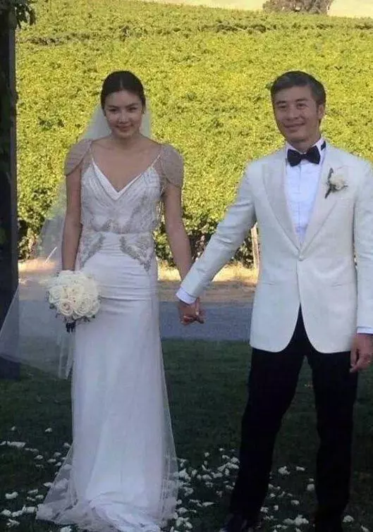 她是翻版舒淇,與黎明糾葛多年,今遇見真愛升級當媽!