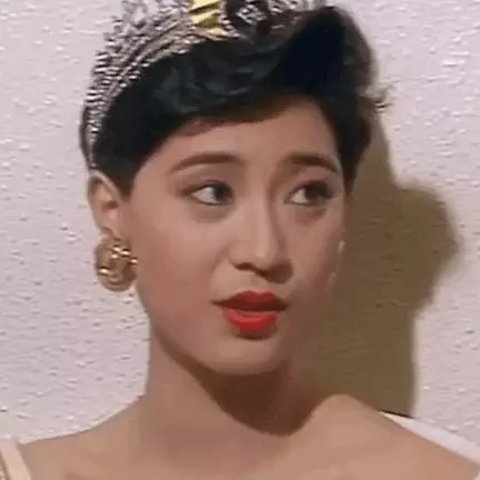 跟李嘉欣周慧敏搶男人敗北,未婚夫卷2.8億跑路,再美有何用?