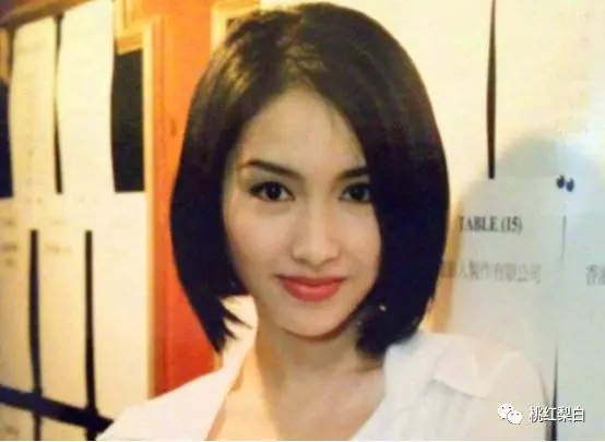 跟李嘉欣周慧敏搶男人敗北,未婚夫卷2.8億跑路,再美有何用?