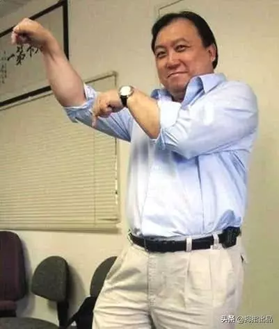 娛樂圈大佬,洪金寶的車,王晶的車,周潤發的車,都完敗給了星爺