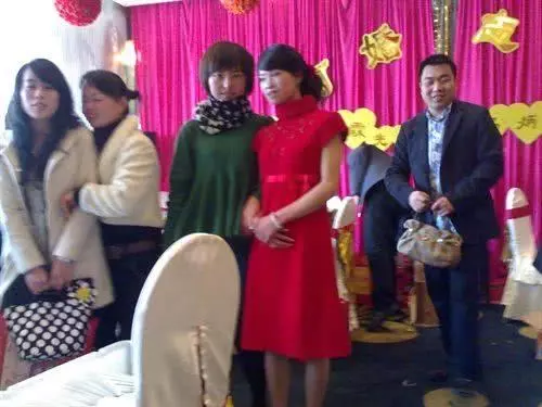 我結婚前婆家沒給彩禮,舉辦婚禮時婆婆還欺負我,母親拉起我就走
