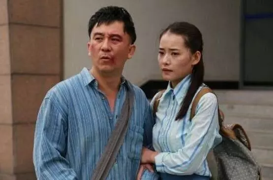 老公不成器的弟弟準備結婚,老公打算給他五萬,我讓老公給他十萬