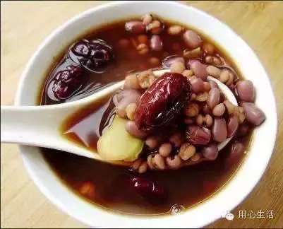 體內濕氣不除,睡再久也不夠!一碗湯去濕氣又瘦身!對水腫型肥胖超有效,還可降血脂...