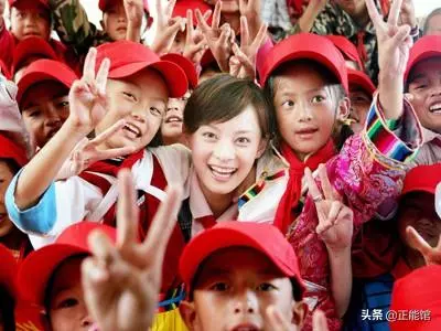 他是明星楷模傾盡所有資助孤兒,死後卻沒錢下葬,遺孀意外被砸死